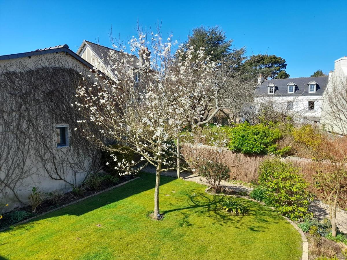 Maison Spacieuse Entre La Ville Et La Cote Saint-Martin-des-Champs  Exteriör bild